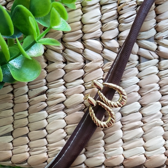 Vintage Jewelry - 🍀3/$25 Vintage 90s Gold Drop Earrings